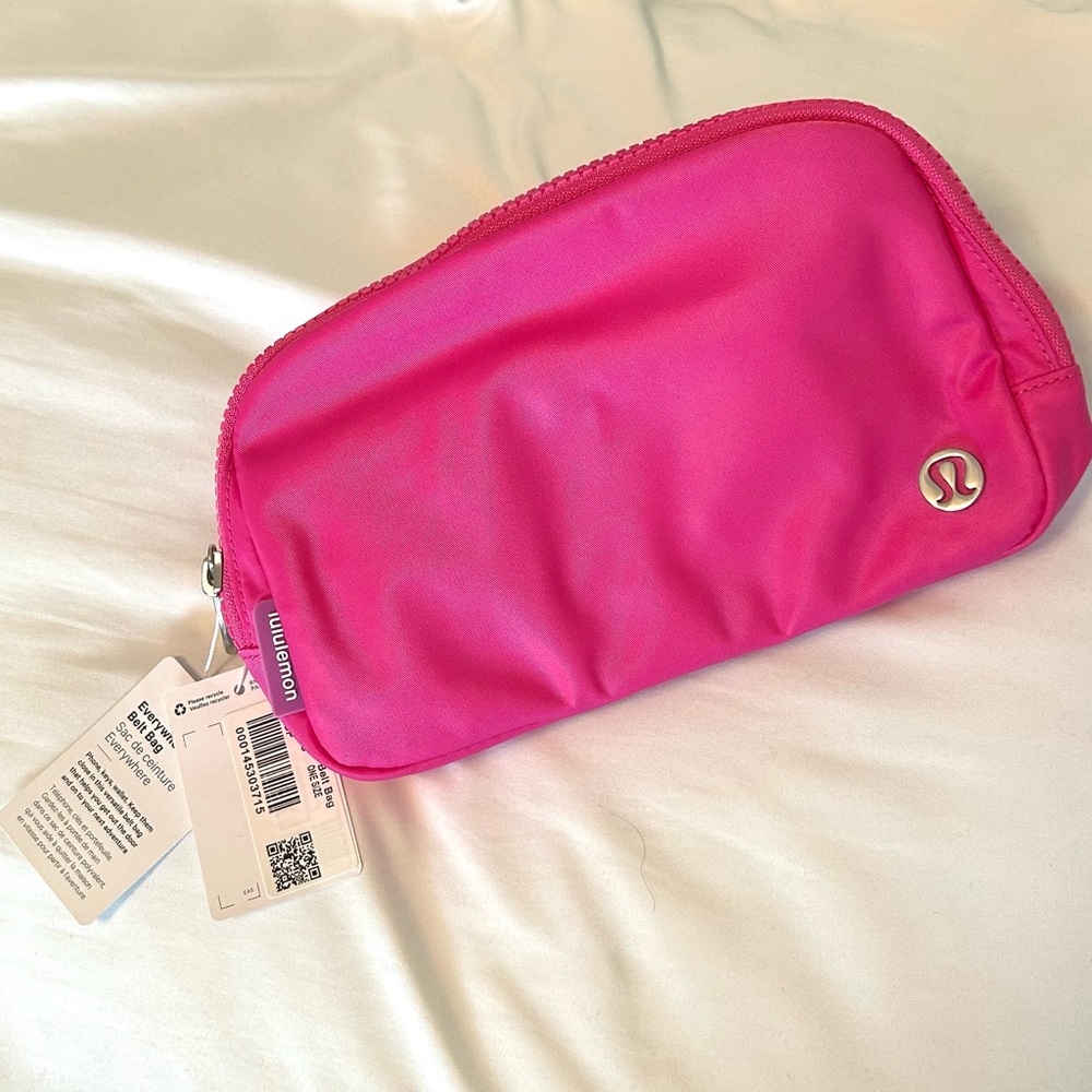 Lululemon Everywhere Belt Bag 1L - Sonic Pink